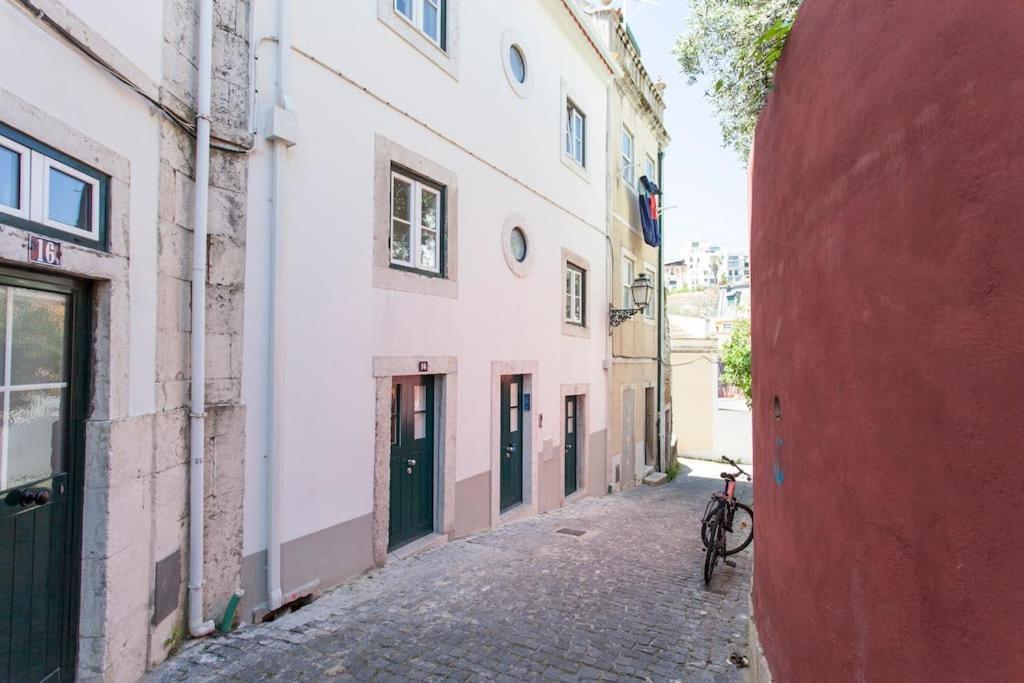 Appartamento Sao Vicente IV - Eco-Flat With French Balcony & View Lisbona Esterno foto